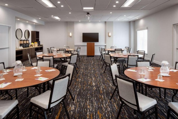 Hyatt Place at Anaheim Resort / Convention Center image 19